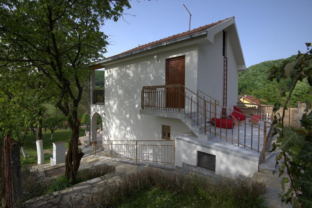 Apartment Honey And Milk Vrdnik Exterior foto