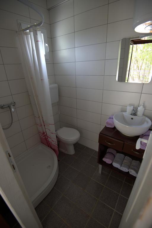Apartment Honey And Milk Vrdnik Exterior foto